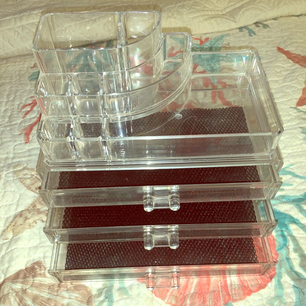 🚫SOLD🚫 Clear Acrylic Makeup Organizer - Stackable -